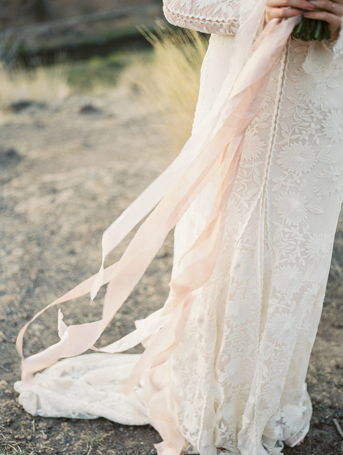 Water Bride Inspiration Shoot Photography by Lauren Bauer-15